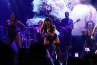 Anitta no Bosque (2)