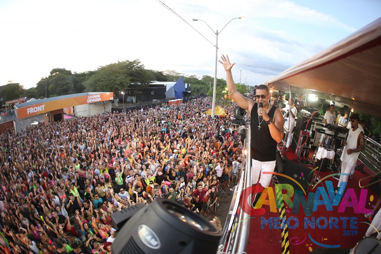 Bloquinho da Kalor: Trio Harmonia do Samba