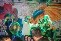 Baladinha de sábado (2)