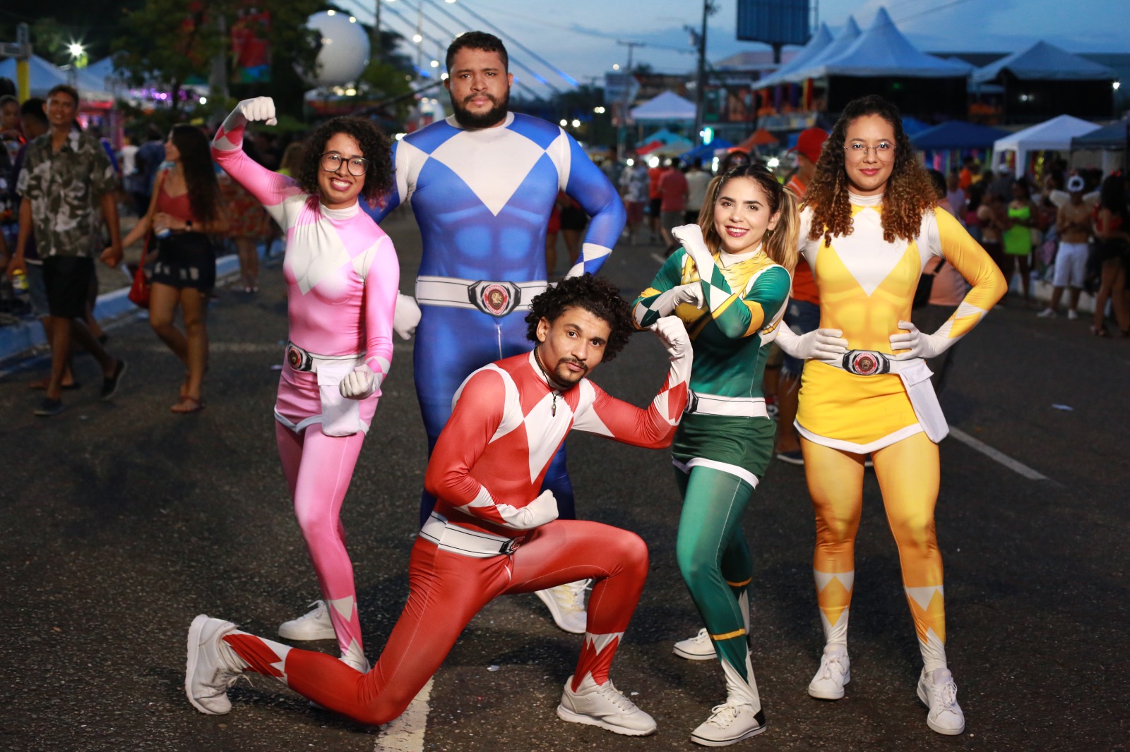 Foliões abusam da criatividade nas fantasias no Corso 2023