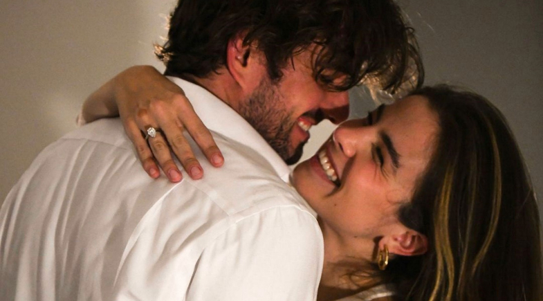 Giulia Be e Kennedy se casam em cerimônia intimista nos EUA