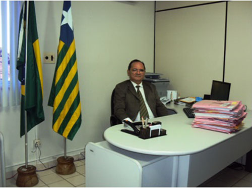 Advogado Francisco Almeida envia poesia sobre Brasileira