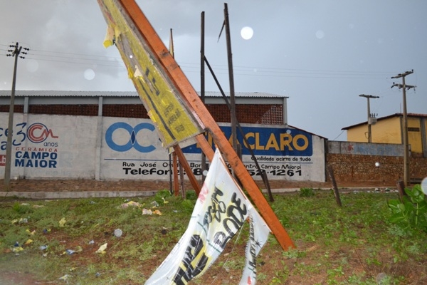 Chuva e ventos fortes causam muitos estragos em Campo Maior - Imagem 1