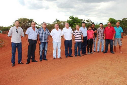 Kleber visita trecho que será asfaltado até a Chapada do Mocambo - Imagem 2