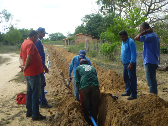 Água encanada chega as famílias da comunidade Pau D´Arco