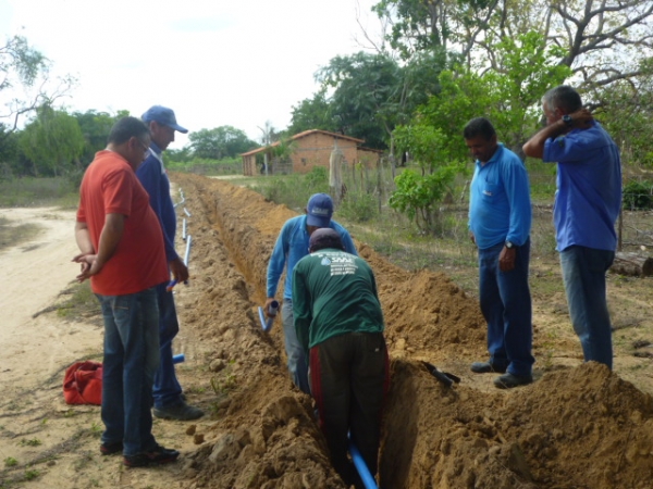 Água encanada chega as famílias da comunidade Pau D´Arco - Imagem 8