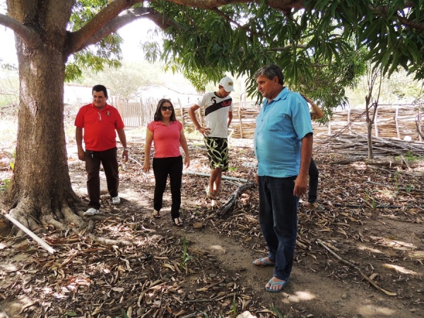 Prefeita Neuma Café participa de reunião com moradores de comunidade rural - Imagem 11
