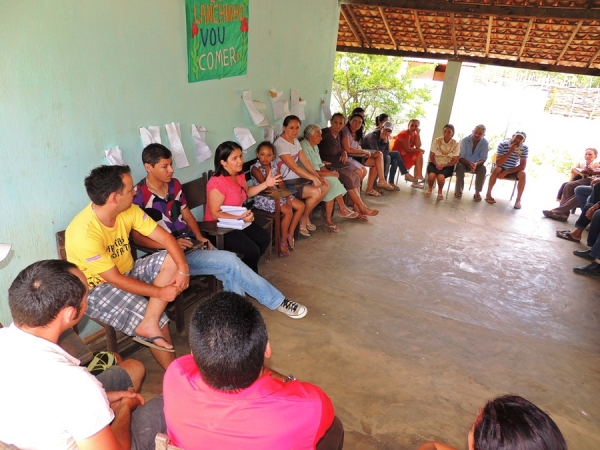 Prefeita Neuma Café participa de reunião com moradores de comunidade rural - Imagem 4