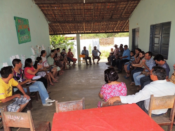 Prefeita Neuma Café participa de reunião com moradores de comunidade rural - Imagem 1
