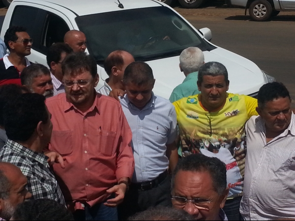 Prefeito Zé Resende cumprimenta o Governador e agradece pelas obras em seu município - Imagem 4