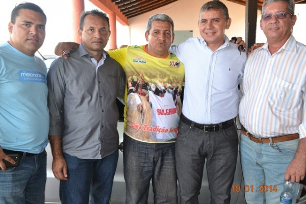 Prefeito Zé Resende cumprimenta o Governador e agradece pelas obras em seu município - Imagem 9