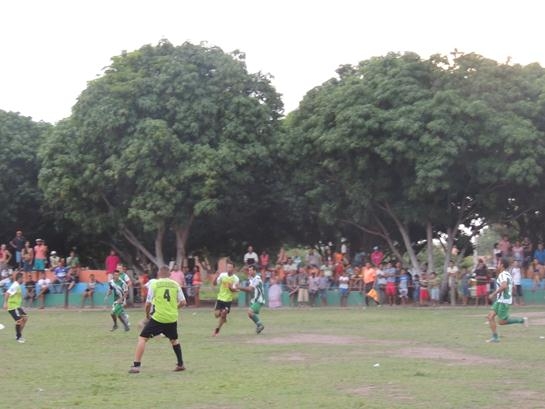Campeonato de bairro água-branquense 2013 atrai muitos torcedores - Imagem 1