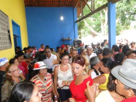 Idosos ganham seresta com Wagner Santos em Luzilândia - Imagem 12