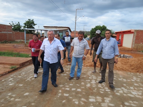 Kleber Eulálio vistoria obras em andamento na cidade  - Imagem 5