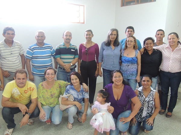             Monsenhor Gil sedia encontro de movimento em prol de moradia