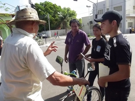Secretaria de Trânsito, Maçonaria e outras entidades realizam blitz educativa - Imagem 1