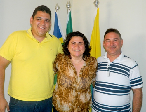 Secretário de Administração Zé Filho concedeu entrevista à Rádio Fm Cidade de Piripiri - Imagem 4