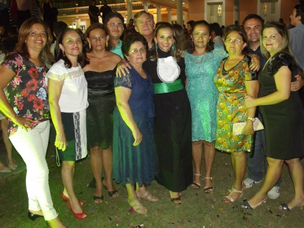 Filha da vice-prefeita recebe canudo de enfermeira no Ceará - Imagem 12