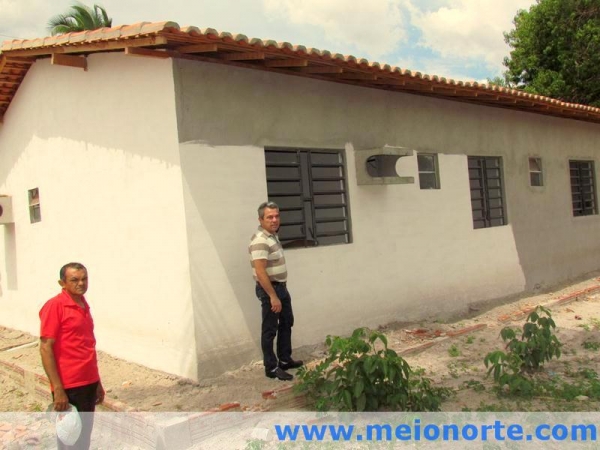 Prefeito Edílson Capote visita obras do Posto de Saúde da localidade Riacho Verde - Imagem 3