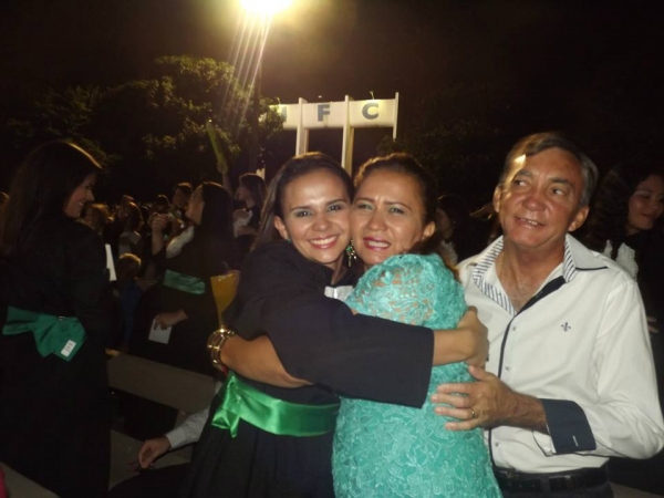 Filha da vice-prefeita recebe canudo de enfermeira no Ceará - Imagem 9