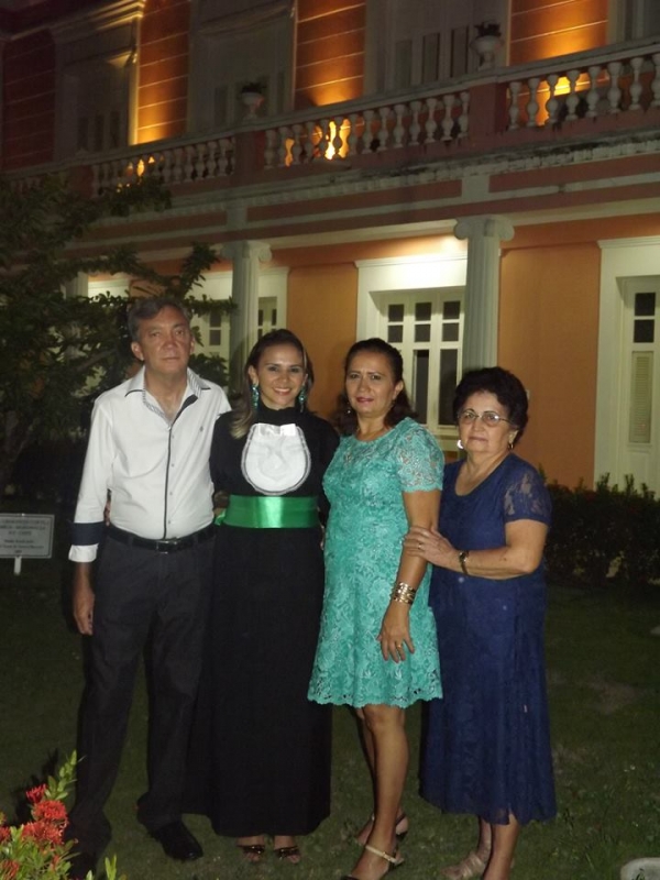 Filha da vice-prefeita recebe canudo de enfermeira no Ceará - Imagem 10