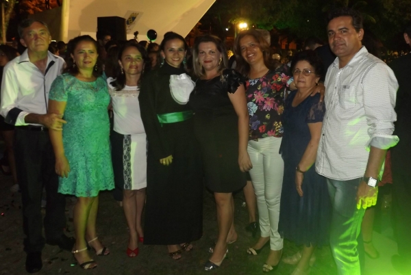 Filha da vice-prefeita recebe canudo de enfermeira no Ceará - Imagem 6