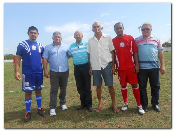 Jogo casados x solteiro termina com empate - Imagem 11