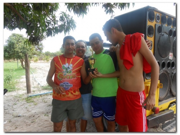 Jogo casados x solteiro termina com empate - Imagem 20