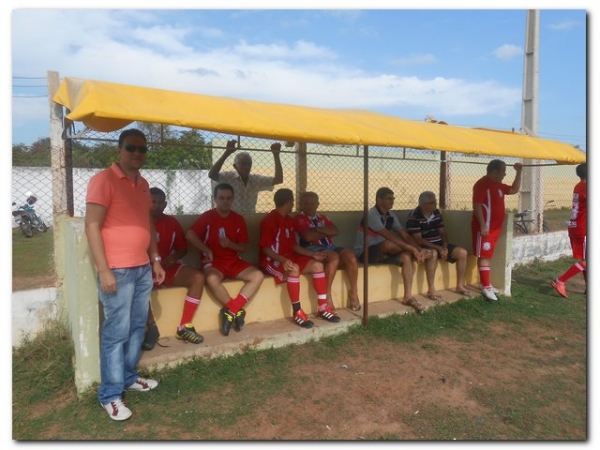 Jogo casados x solteiro termina com empate - Imagem 8