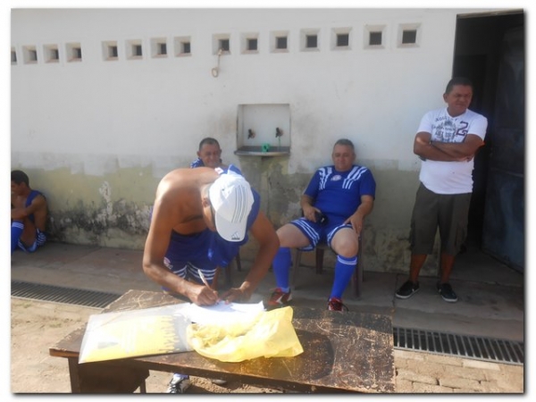 Jogo casados x solteiro termina com empate - Imagem 30