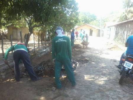 Prefeitura intensifica limpezas de ruas de Luzilândia