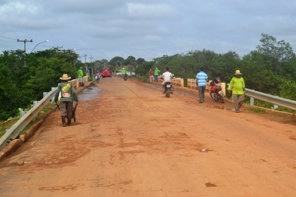 Avenida que não passava por reparos há 30 anos será asfaltada - Imagem 1