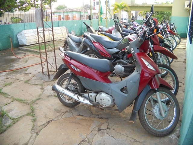 Operação da Polícia apreende dezenas de motos em Esperantina