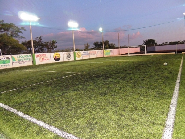 Arena do Cesinha campo society, com gramado sintético e iluminação - Imagem 2