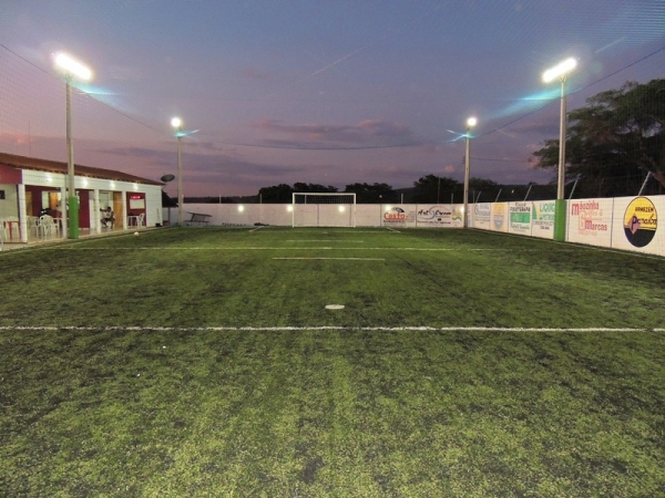 Arena do Cesinha campo society, com gramado sintético e iluminação - Imagem 4