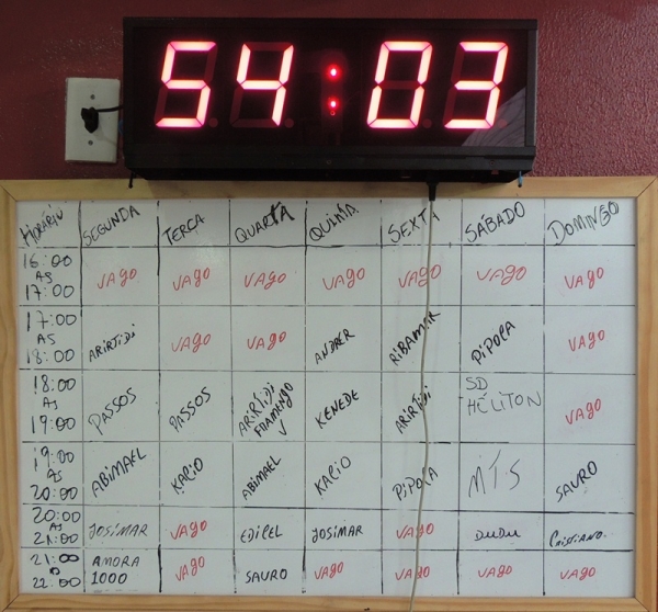 Arena do Cesinha campo society, com gramado sintético e iluminação - Imagem 9