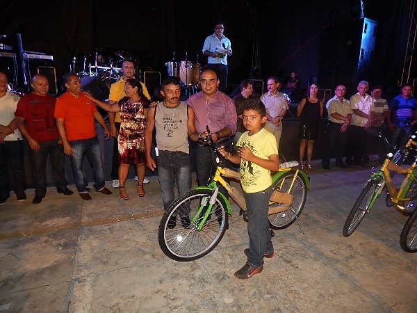 Prefeito Manoel Dedé entrega Bicicletas do Programa Pedala Piauí  - Imagem 2