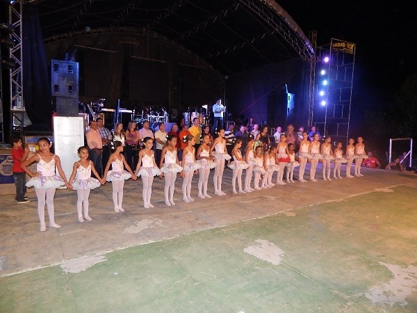 Escolinha de Balé de Lagoinha se apresentou e encantou o Publico  - Imagem 10