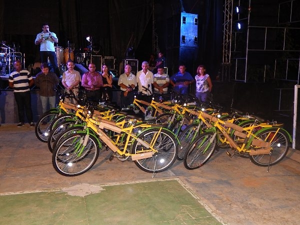 Prefeito Manoel Dedé entrega Bicicletas do Programa Pedala Piauí  - Imagem 1