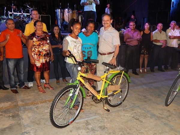 Prefeito Manoel Dedé entrega Bicicletas do Programa Pedala Piauí  - Imagem 3