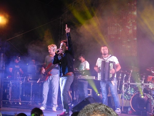 Moleca 100 vergonha fez mega show em Lagoinha  - Imagem 3