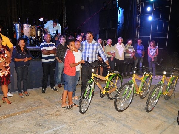 Prefeito Manoel Dedé entrega Bicicletas do Programa Pedala Piauí  - Imagem 6