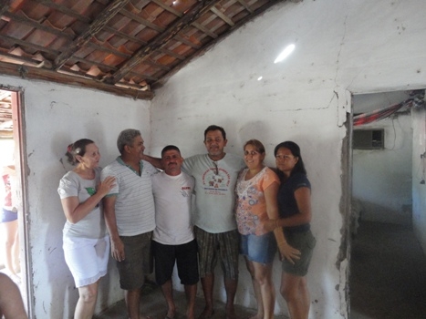 Prefeito prestigia aniversário de funcionário - Imagem 7