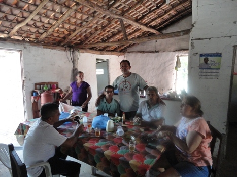 Prefeito prestigia aniversário de funcionário - Imagem 1