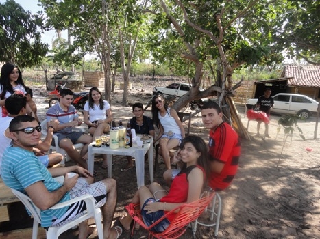 Prefeito prestigia aniversário de funcionário - Imagem 3