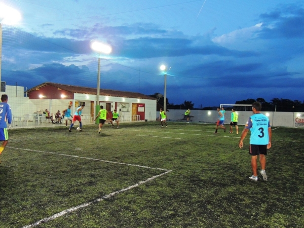 Arena do Cesinha campo society, com gramado sintético e iluminação - Imagem 15
