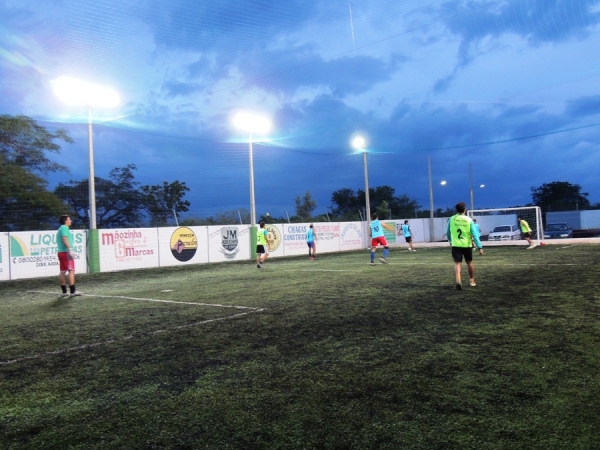 Arena do Cesinha campo society, com gramado sintético e iluminação - Imagem 11