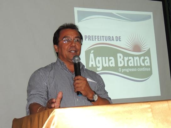 Prefeitura Municipal através da SEMED realiza Encontro Pedagógico 2014 - Imagem 2