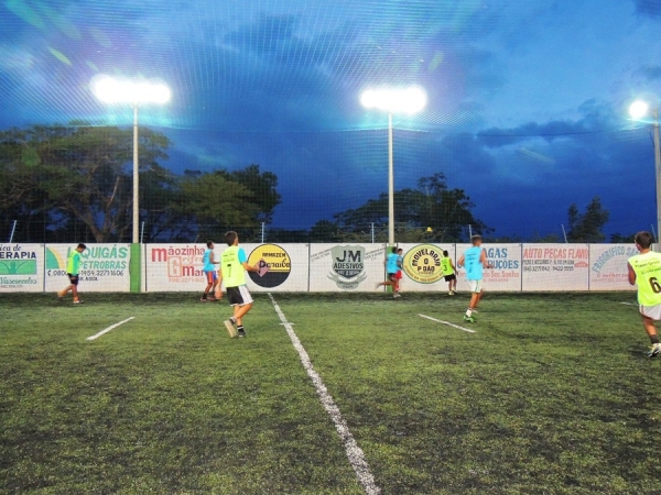Arena do Cesinha campo society, com gramado sintético e iluminação - Imagem 12