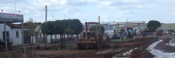 Implantação da rede de iluminação do canteiro central da Avenida Miguel Crispim - Imagem 5